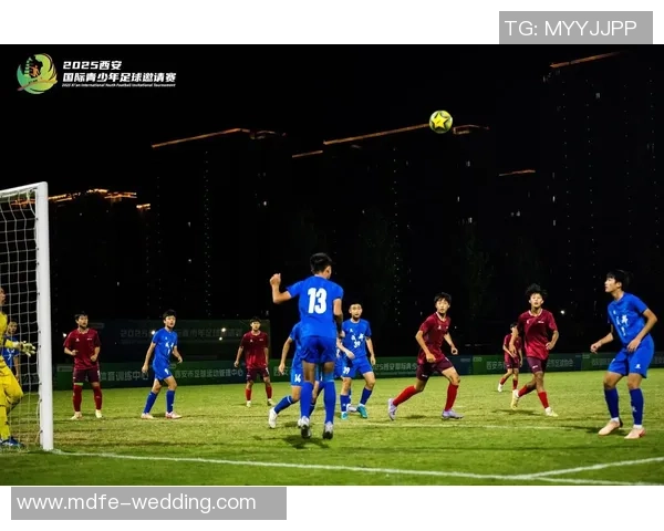 从少年踢球到世界足坛之巅：那些奋斗中的足球巨星故事