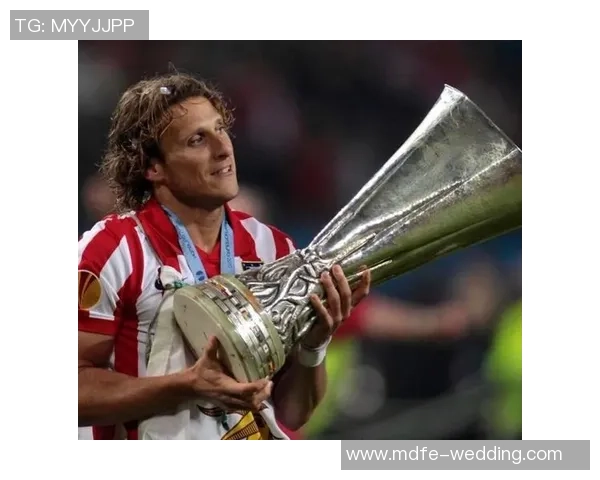 天赋异禀的足球球星自来卷用独特魅力与实力征服绿茵赛场 天赋异禀的足球球星自来卷用独特魅力与实力征服绿茵赛场