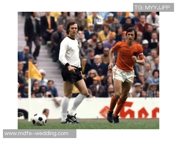 经典足球传奇球星风采集锦，回顾巅峰时刻与荣耀瞬间