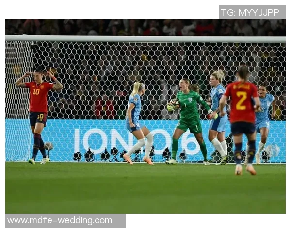 足球守门员球星豪宅揭秘顶级守护者的奢华生活与私人领地